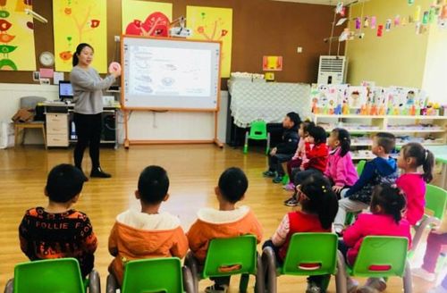 幼儿园小班幼儿的上课时间是多少
